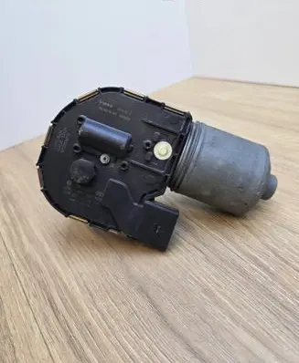Front wiper linkage and motor