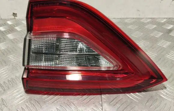 Maserati Levante Tailgate rear/tail lights 20680204