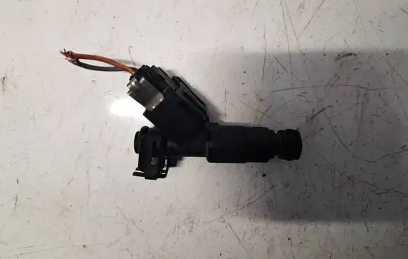 Volkswagen Lupo Fuel injector 030906031J