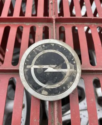 Opel Omega B2 Original wheel cap 90343695