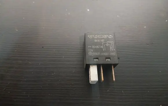 Volvo XC90 Other relay 004921A