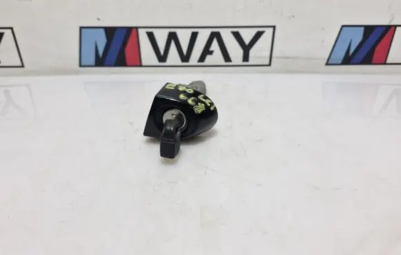 BMW 3 E90 E91 Front door lock (next to the handle) 