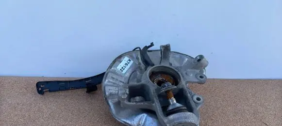 Mercedes-Benz ML W166 Rear wheel hub A1663570106
