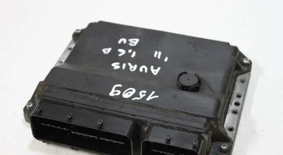 Toyota Auris 150 Engine control unit/module 8966102W61