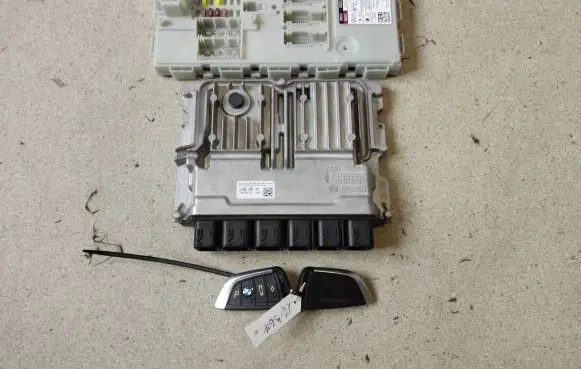 Engine ECU kit and lock set