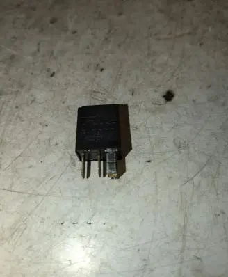 Audi A6 S6 C6 4F Other relay 8Z0951253