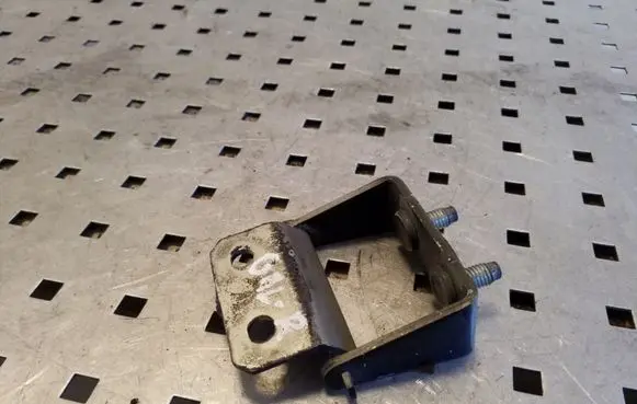 Nissan Qashqai Tailgate/trunk/boot hinge