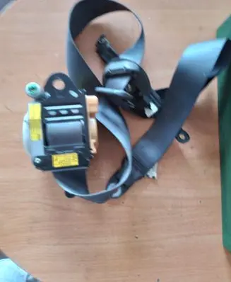 Toyota Land Cruiser (J120) Front seatbelt