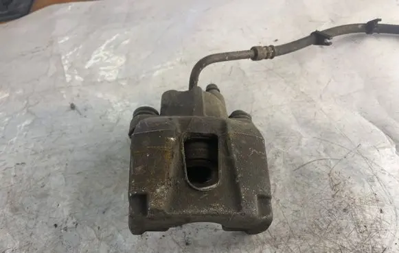Jeep Grand Cherokee (WK) Rear brake caliper