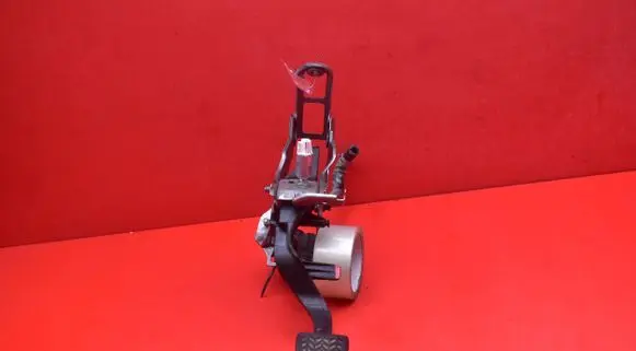 Toyota Yaris Accelerator throttle pedal