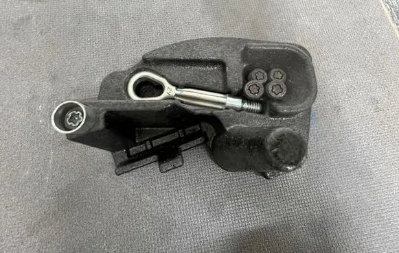 BMW 1 F20 F21 Towing hook eye 7222700 21106410