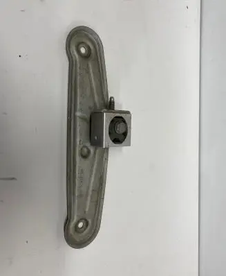 BMW 2 F22 F23 Muffler mount bracket/holder 8632528