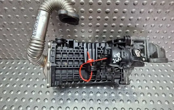 Peugeot 3008 II EGR valve cooler S27624260 9813050280