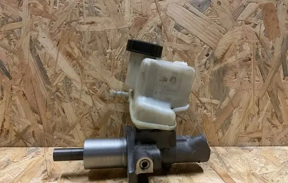Mercedes-Benz E W212 Master brake cylinder A2044300002 03350890051