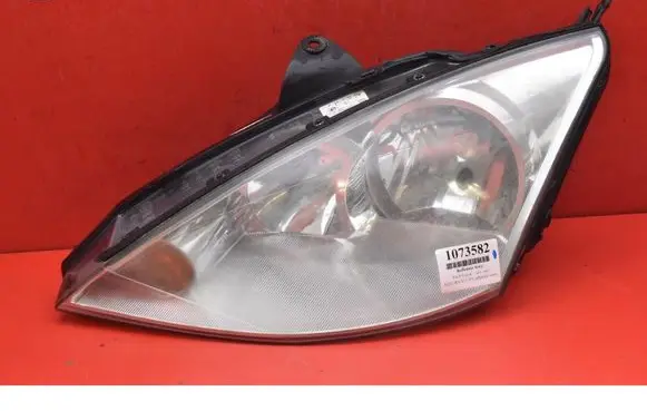 Ford Focus Headlight/headlamp 2M5113W030BD