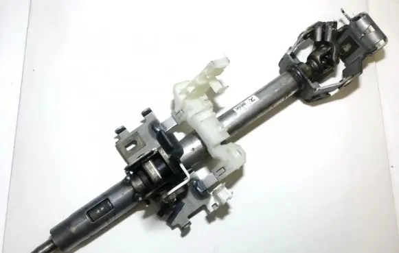 Mazda 323 F Steering wheel axle