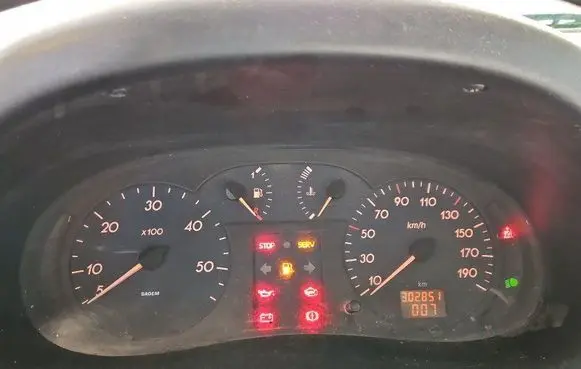 Speedometer (instrument cluster)