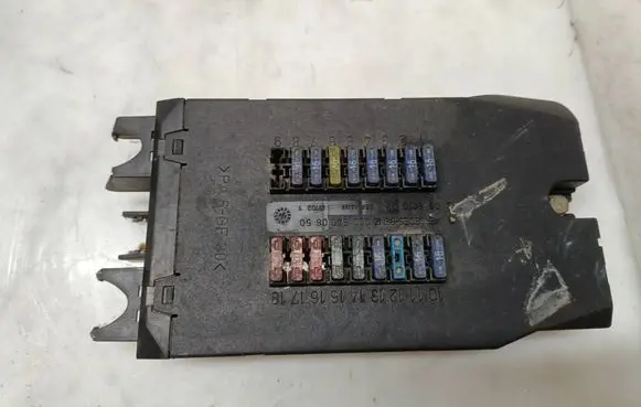 Mercedes-Benz Sprinter W901 W902 W903 W904 Fuse module 0005400650 A125 08501002