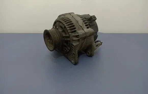 Volkswagen PASSAT B5 Generator/alternator 028903027N