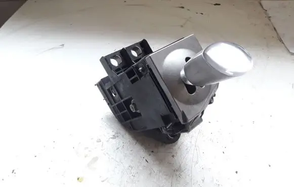 Toyota Prius (XW20) Gear shifter/selector 