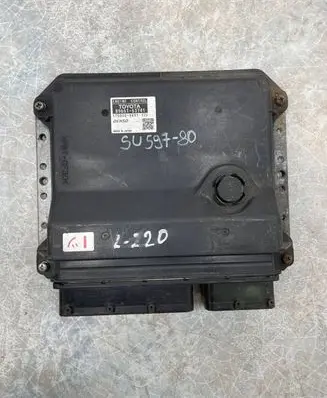 Lexus IS 220D-250-350 Engine control unit/module 8966153741 1758009491
