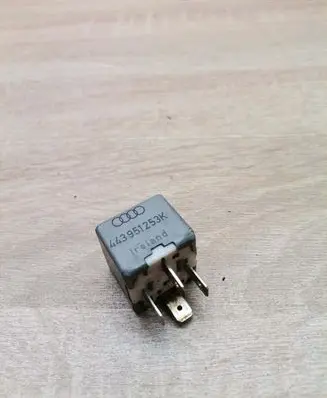 Audi A4 S4 B5 8D Other relay 443951253K