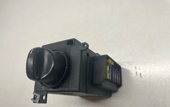 Mercedes-Benz A W168 Light switch 1685450704 A1685450704
