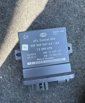 Opel Insignia A Xenon control unit/module 13350670