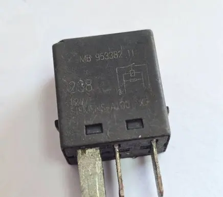 Mitsubishi Space Star Other relay MB953382