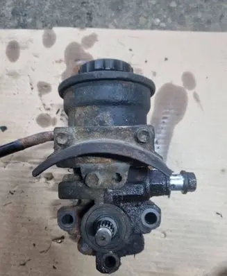 Toyota Avensis Verso Power steering pump