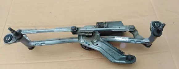 Volkswagen Touran III Wiper motor