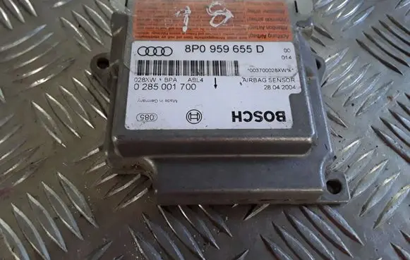 Audi A8 S8 D3 4E Airbag control unit/module 8P0959655D 0285001700