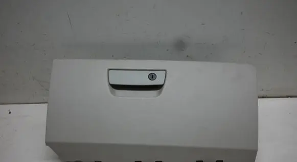Glove box