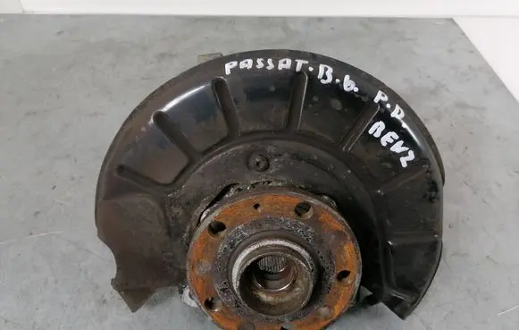Volkswagen PASSAT B6 Front wheel hub
