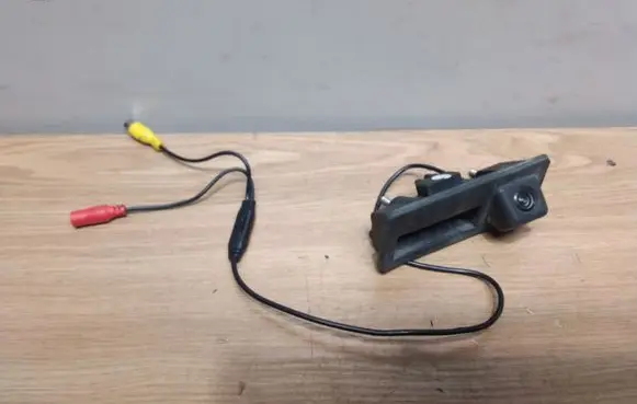 Volkswagen PASSAT B6 Tailgate handle with camera 