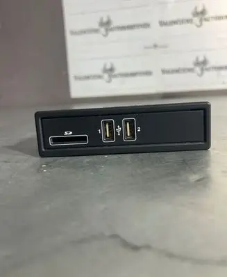Mercedes-Benz GLC X253 C253 USB socket connector A2058200226