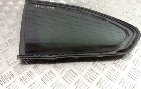 BMW X1 F48 F49 Rear side window 7406871