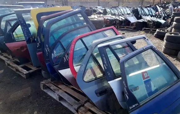 Peugeot 406 Rear door
