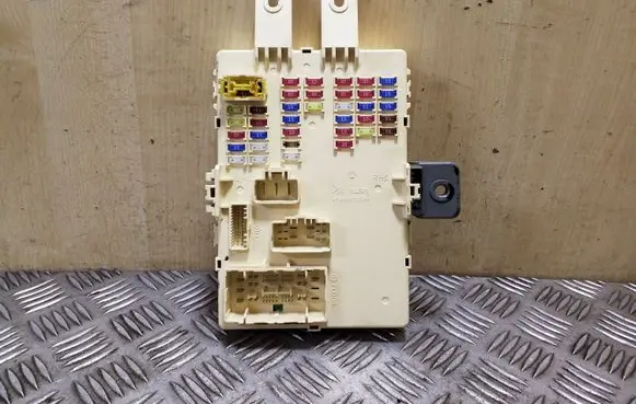 KIA Sportage Fuse module 919503W040