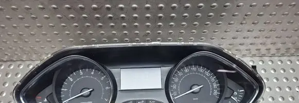 Peugeot 208 Speedometer (instrument cluster) S25053027 9813868880