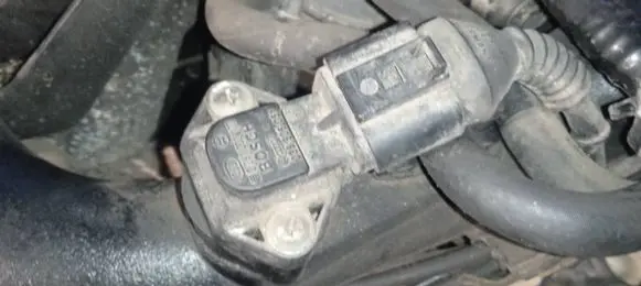 Audi A4 S4 B5 8D Air pressure sensor 038906051 0281002177