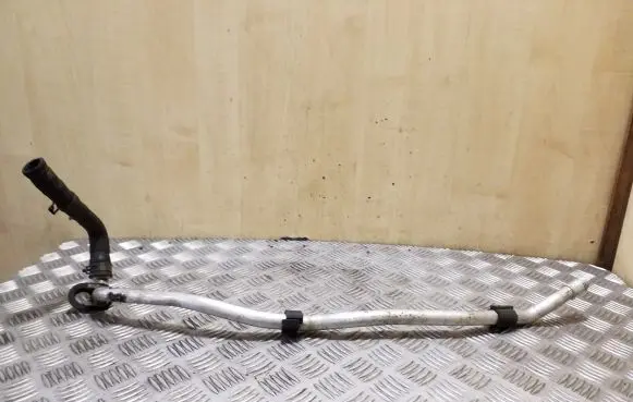 Volkswagen Touareg II Engine coolant pipe/hose 7P0819912D