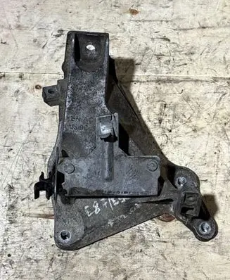 BMW 3 E90 E91 Engine mounting bracket 6760309 22116760309