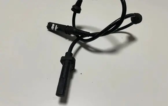 BMW X5 E70 ABS brake wheel speed sensor 6771776