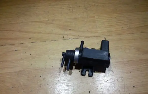 Volkswagen Golf VI Turbo solenoid valve 1J0906627