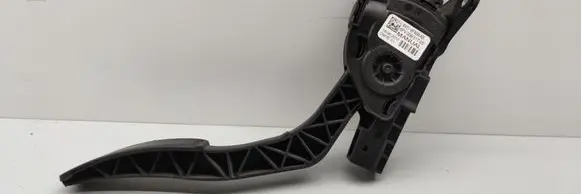Ford Fiesta Accelerator throttle pedal 8V219F836AB 6PV00951720