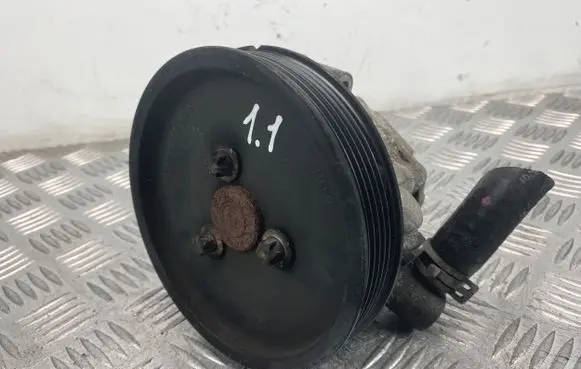 Mercedes-Benz C W203 Power steering pump A0044661301