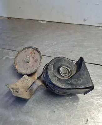 Ford Mondeo Mk III Horn signal E30055306