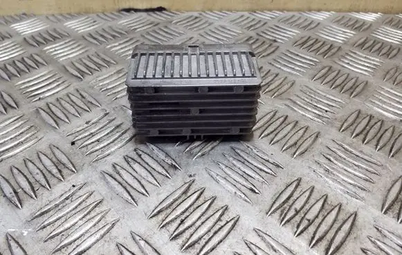 Chevrolet Captiva Glow plug pre-heat relay 55574293