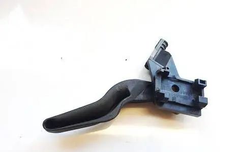 Opel Zafira B Engine bonnet (hood) release handle 218186591